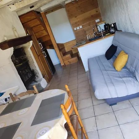 Prázdninový dům Maison De Vigneron Mareugheol