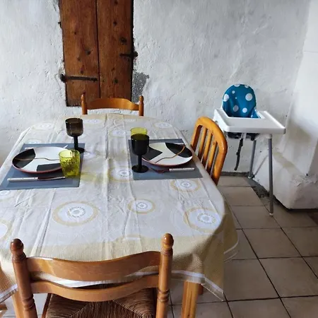 Holiday home Maison De Vigneron Mareugheol