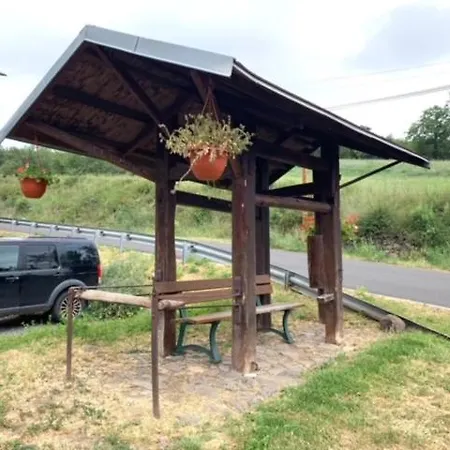 Maison De Vigneron * Mareugheol